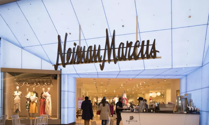 Neiman Marcus Review – Get High on Fashion